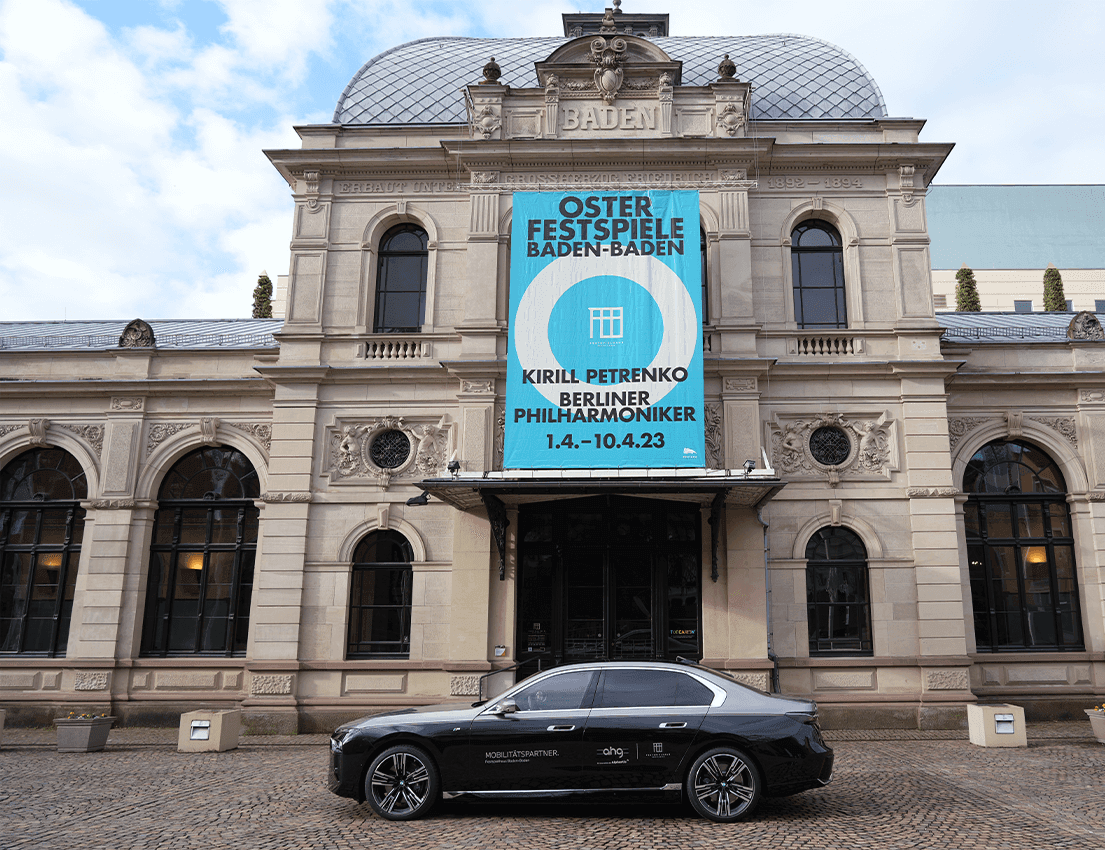 Alphartis Festspielhaus außen.png